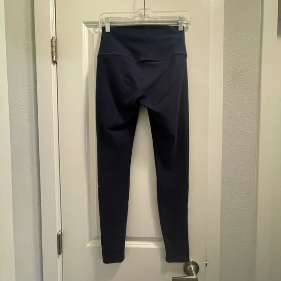 ALO Yoga Navy Leggings - Picture 4 of 4